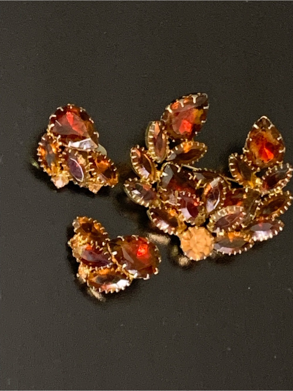 Verified Vintage JULIANA (DeLizza & Elster) Topaz Amber Rhinestone Brooch & Earr - Picture 2 of 15